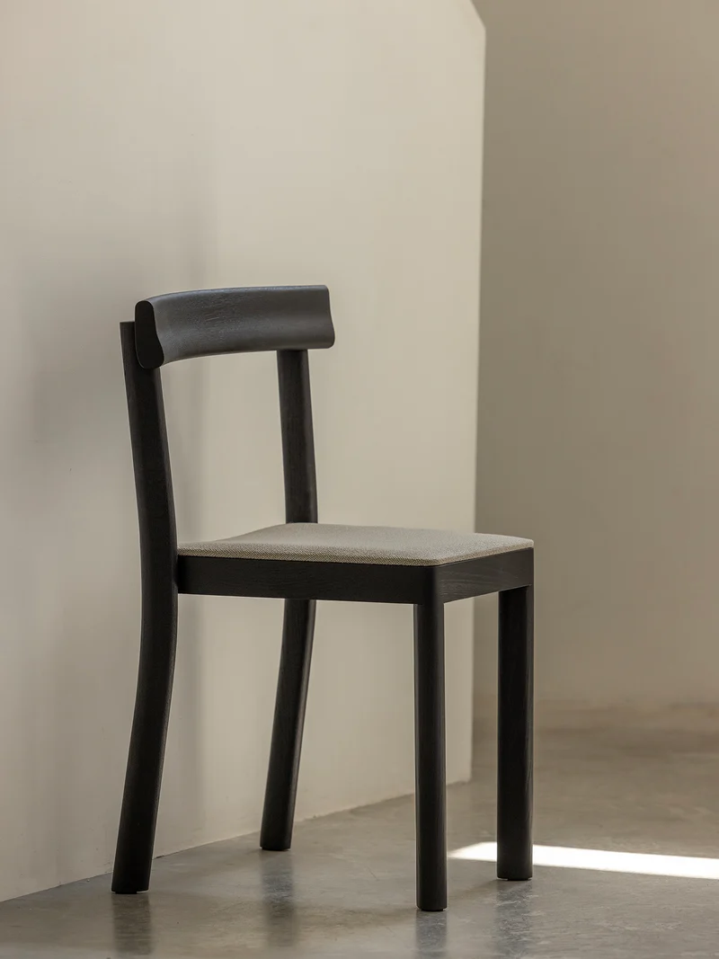 Chaise Galta chêne noir - tissu gris C2072