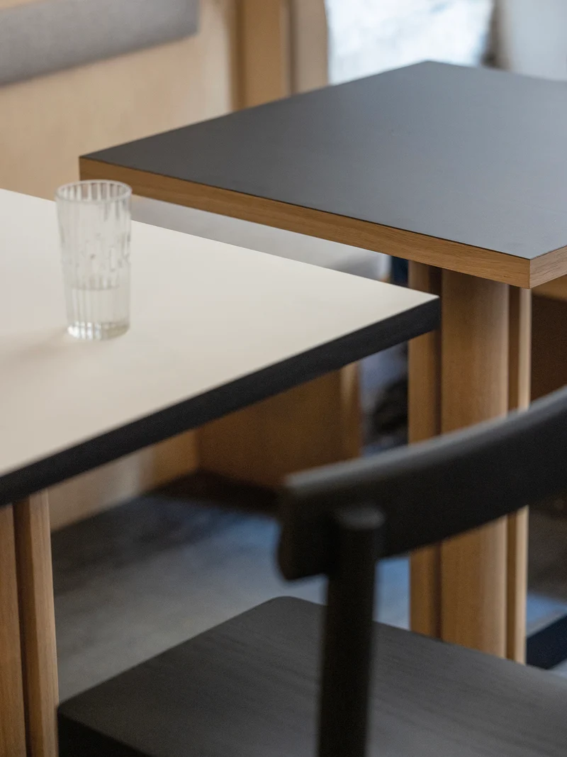 Table de repas Toucan Square blanc - chêne DT1965