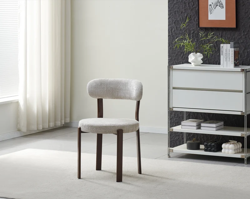 Chaise Naya pied noyer / tissu marbella beige