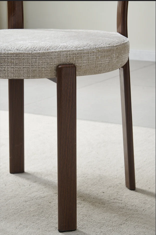 Chaise Naya pied noyer / tissu marbella beige