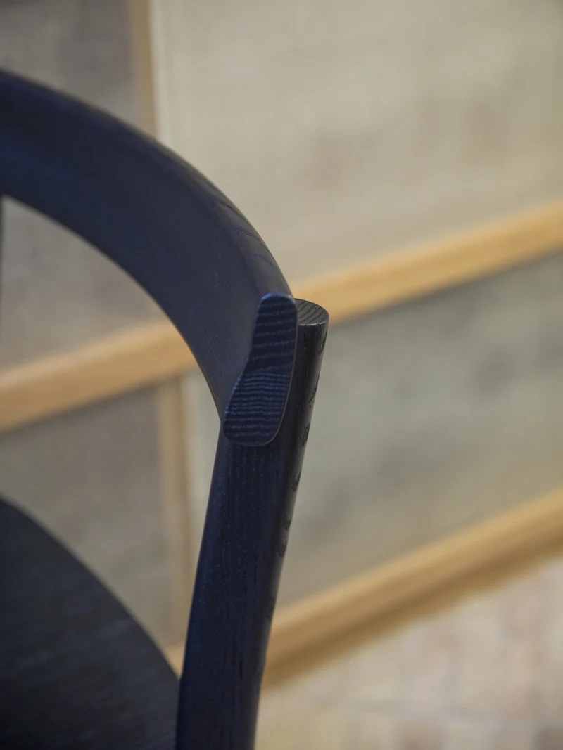 Chaise Galta chêne noir C980