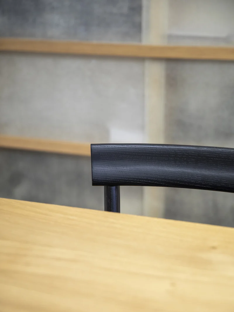 Chaise Galta chêne noir C980