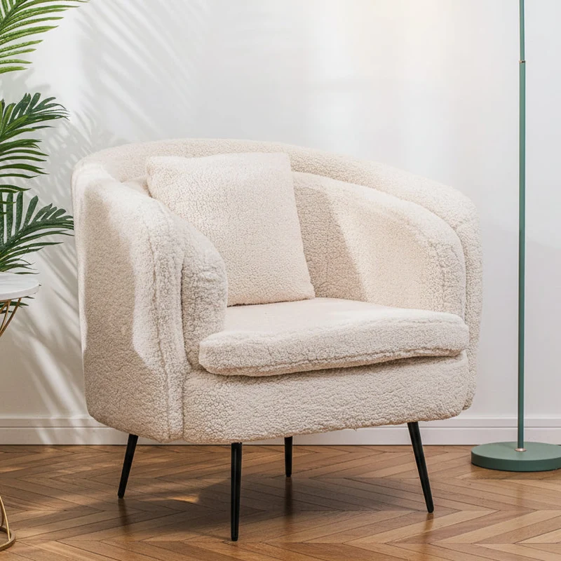 Fauteuil de salon Nordlys en métal et bouclettes blanches DUKE