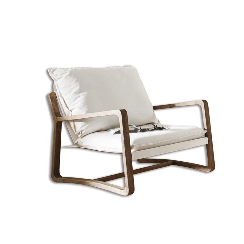 Fauteuil LOBERON Jowna en bois de chêne et tissu crème