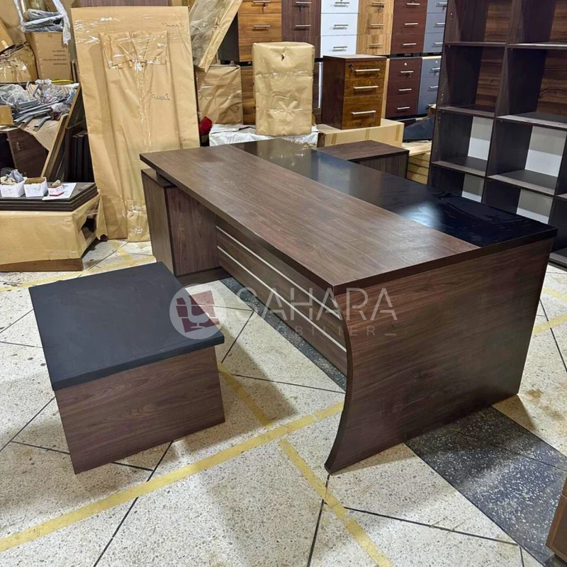 Bureau Haut de Gamme Design asymétrique Réf C0102