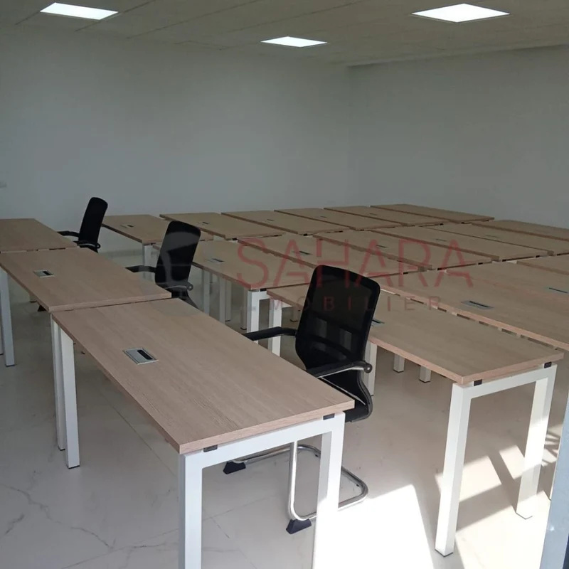 Tables d’ordinateur pour salle informatique Réf C0818