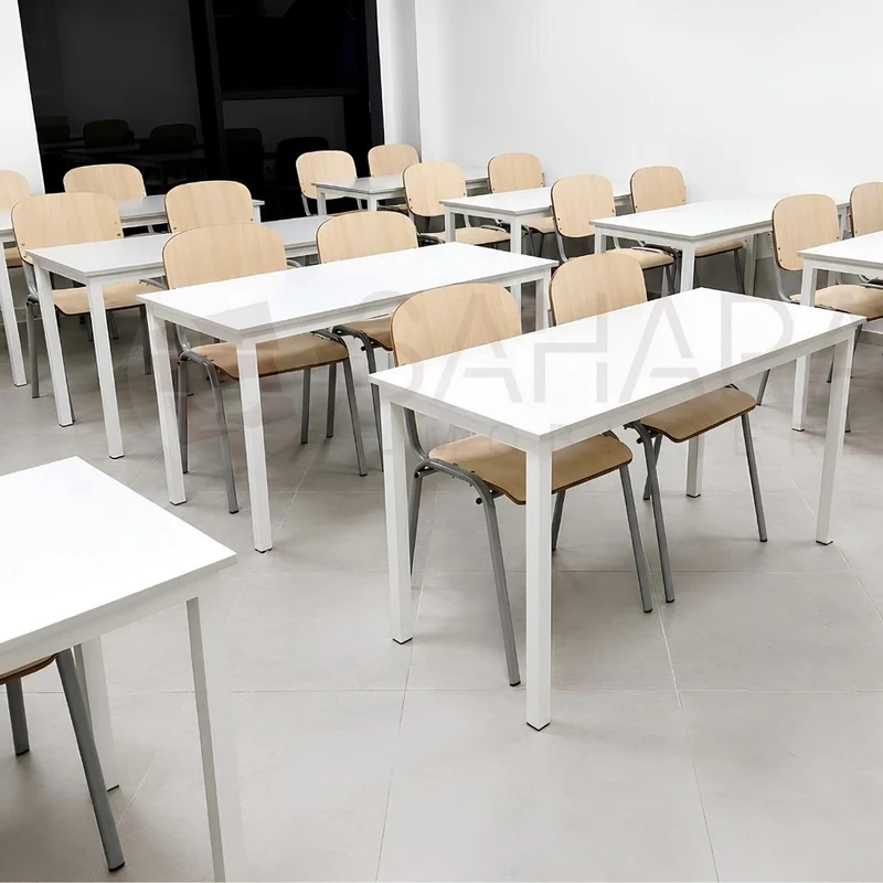 Tables d’ordinateur pour salle informatique Réf C0818