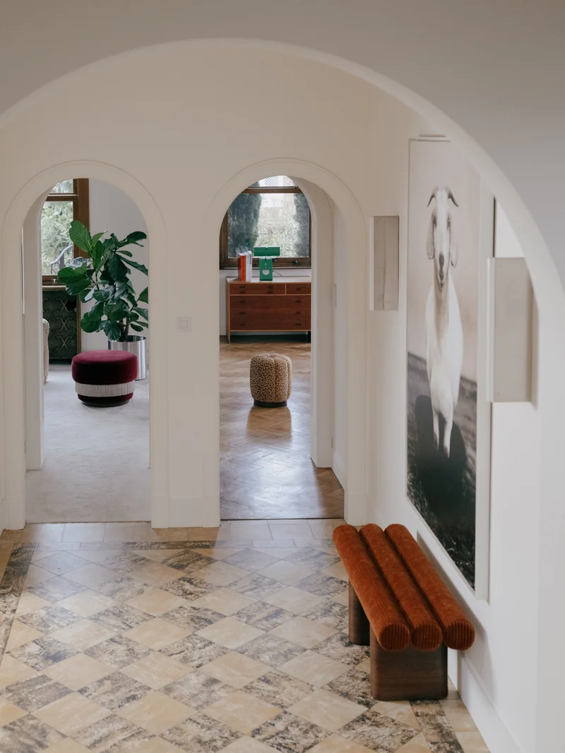 Le Pompidou - Banquette Design