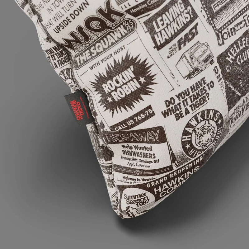 Coussin Hawkins Post Stranger Things – Édition Limitée 45x45 cm