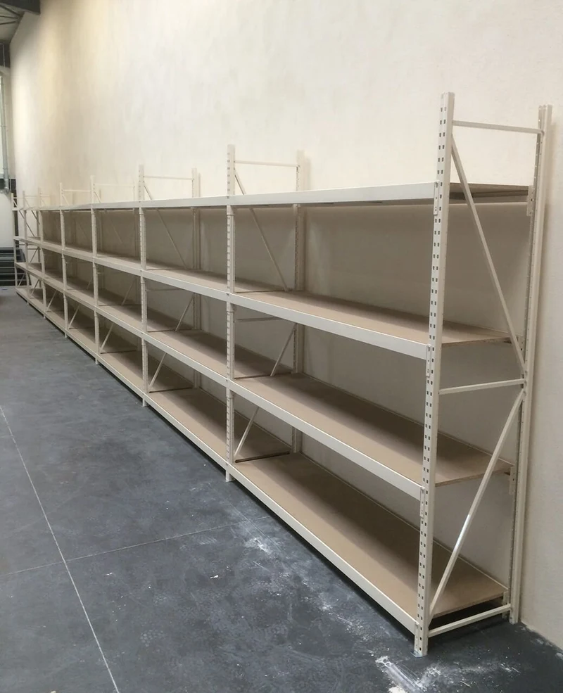 Rayonnage mi-lourd métallique – Stockage professionnel sur mesure Réf C0687