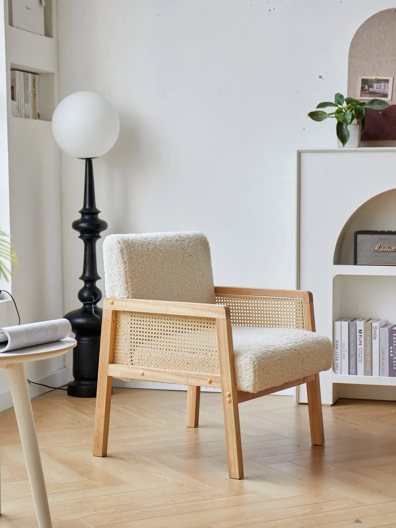 Fauteuil de salon Nordlys en bois massif et cannage blanc BORGO