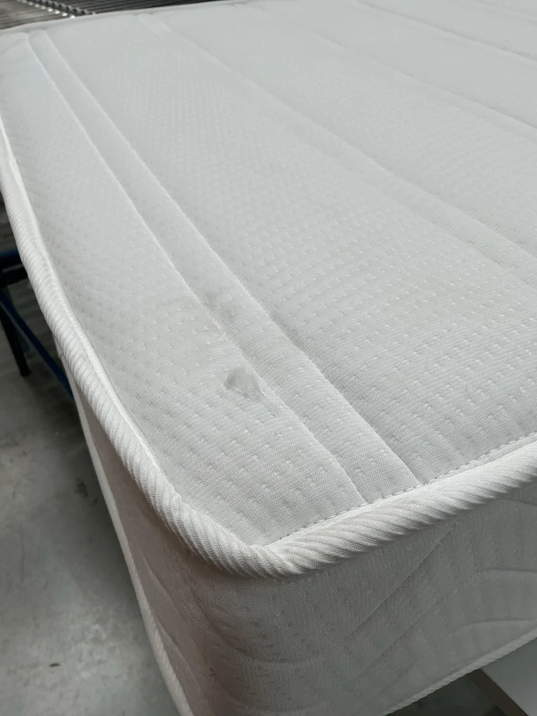 Matelas de relaxation LA REDOUTE INTÉRIEURS 660 ressorts, 7 zones, ferme, accueil mémoire de forme