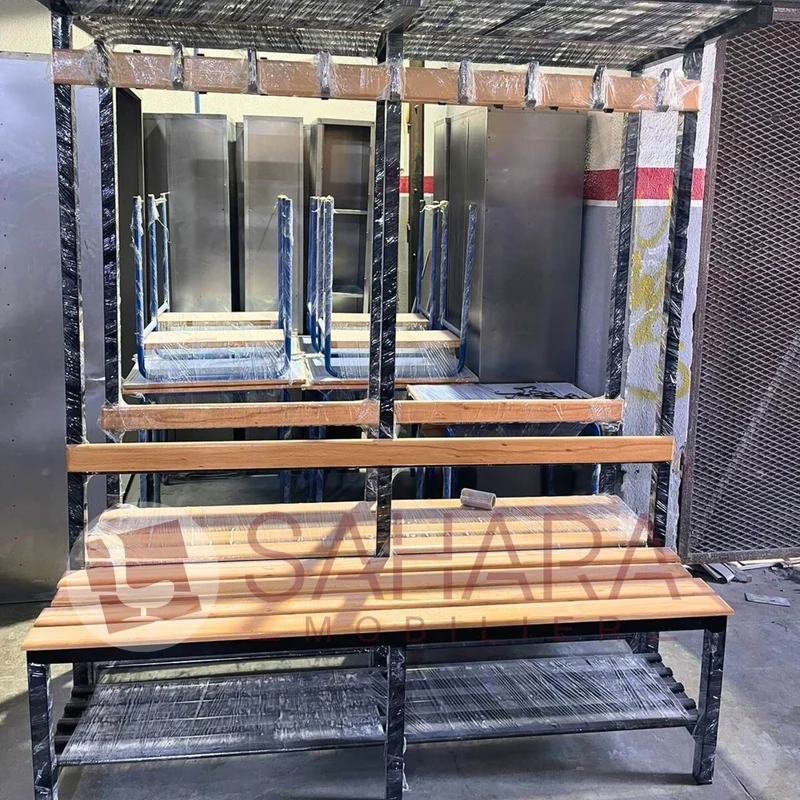 Bancs avec support porte manteaux Réf B4464