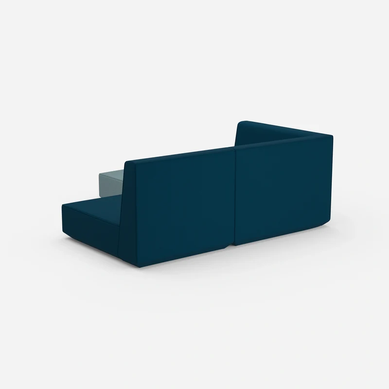 Ecksofa mit tiefer Sitzfläche und hoher Rückenlehne