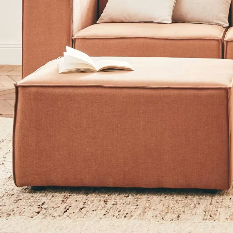Canapé modulable KIPLI Aria 3 places avec pouf en tisssu caramel