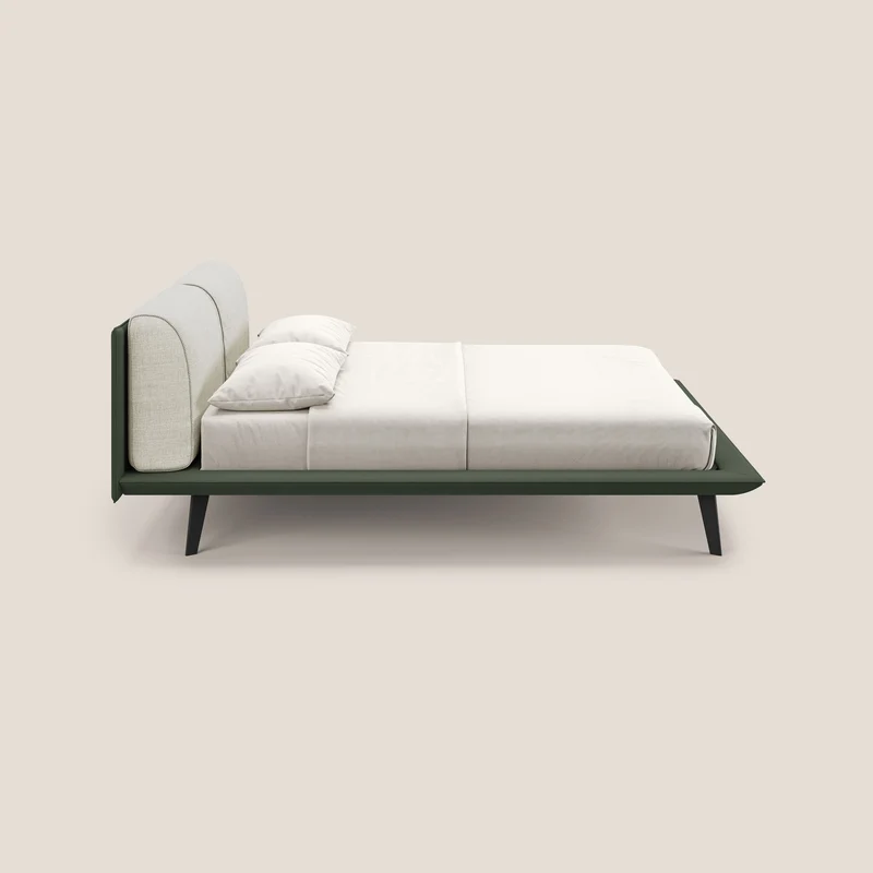 Petra lit design bicolore avec coussins en plumes, pieds foncés et tissu imperméable T11 et T 06 vert - crème