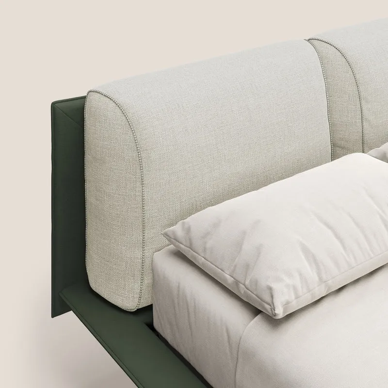 Petra lit design bicolore avec coussins en plumes, pieds foncés et tissu imperméable T11 et T 06 vert - crème