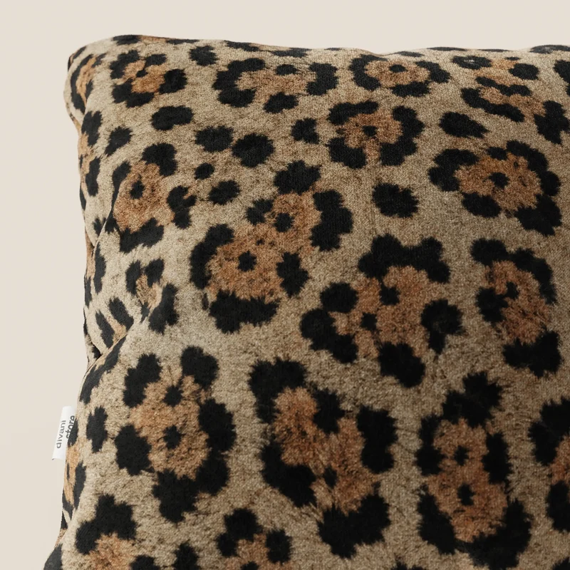 Wild coussins collection WILD en microfibre imperméable jaguar