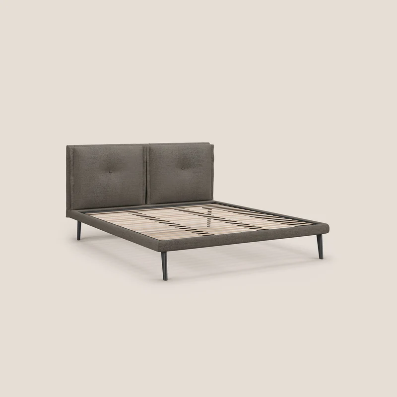 Ibuki lit avec coussins capitonnés réglables et pieds foncés en tissu flammé imperméable T03 taupe