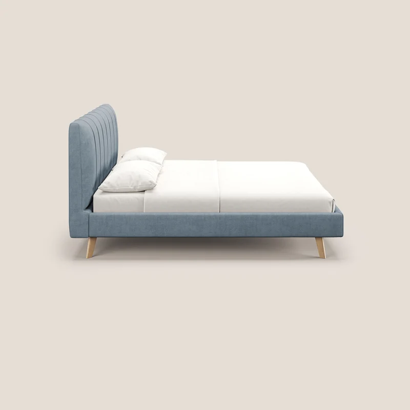 Selene lit rembourré avec pieds bois naturel déhoussable en tissu imperméable T02 sucre glace