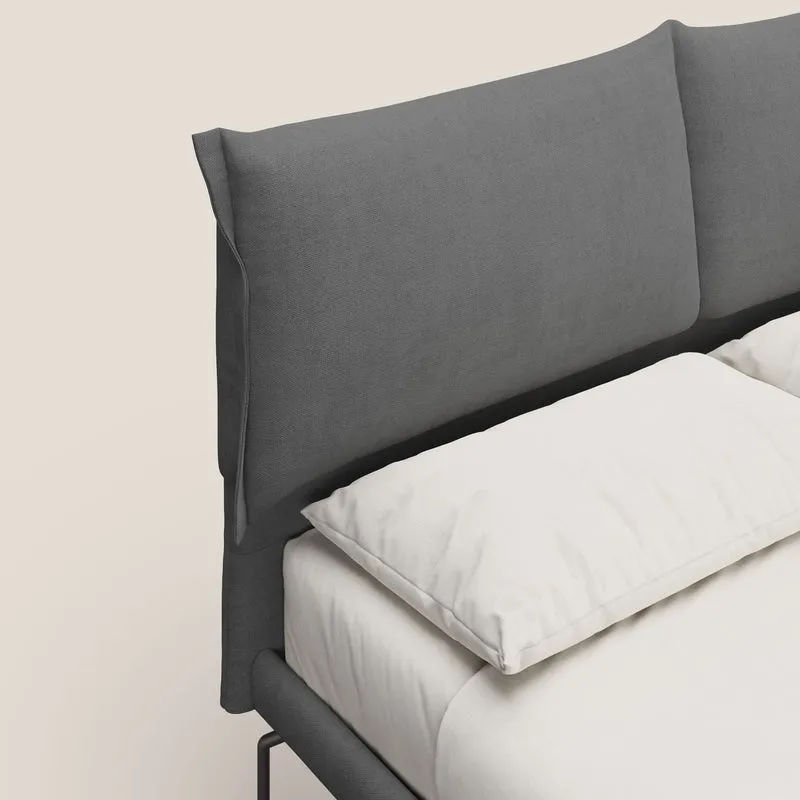 Bice lit rembourré avec coussins et pieds noirs en métal en tissu imperméable T02 gris