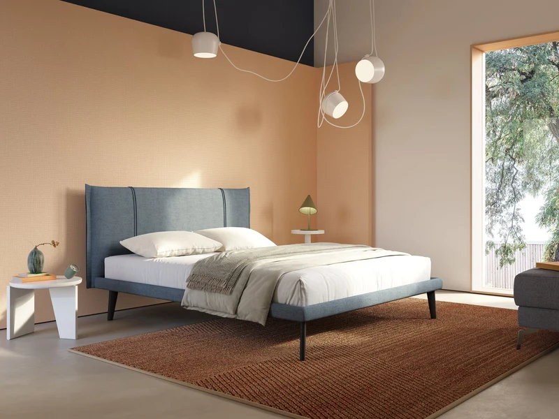 Klaus lit moderne avec pieds foncés et tissu flammé imperméable T03 bleu
