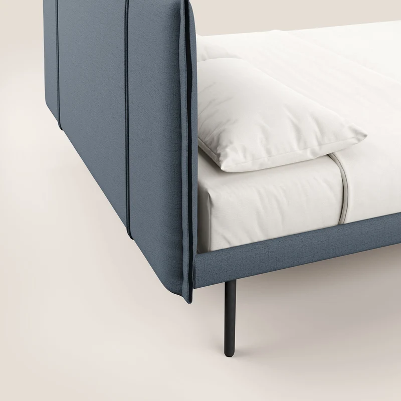 Klaus lit moderne avec pieds foncés et tissu flammé imperméable T03 bleu