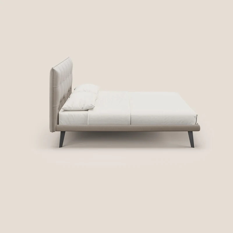 Brigitte lit avec tête de lit matelassée pieds hauts foncés et tissu imperméable T09 Taupe tortora