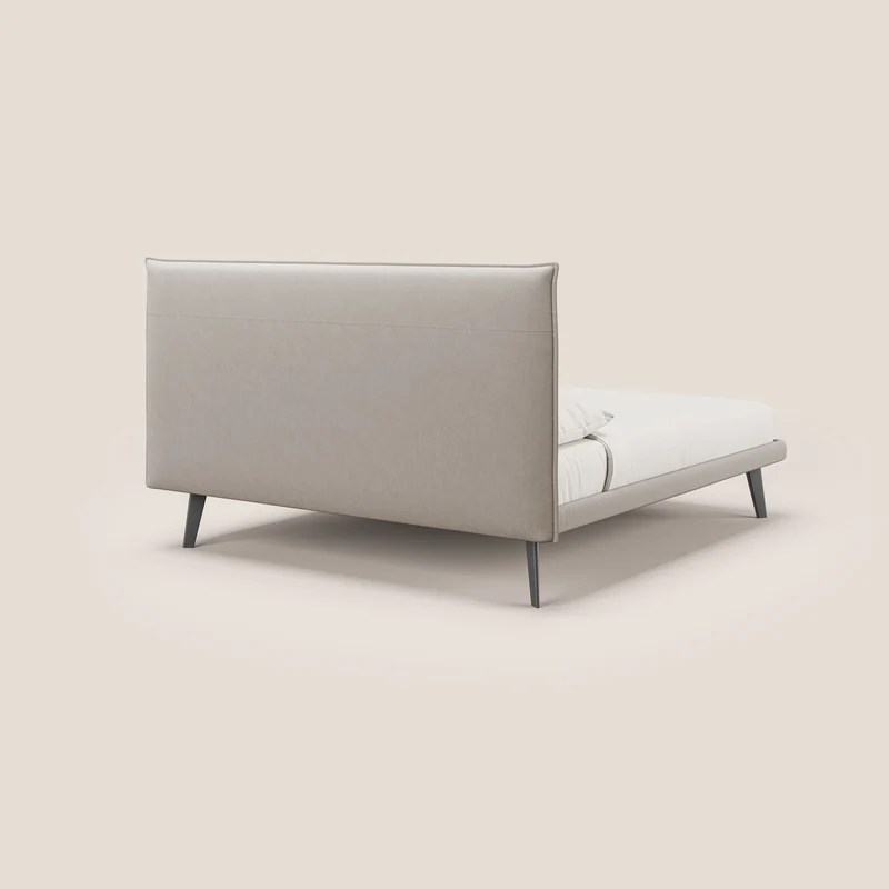 Brigitte lit avec tête de lit matelassée pieds hauts foncés et tissu imperméable T09 Taupe tortora