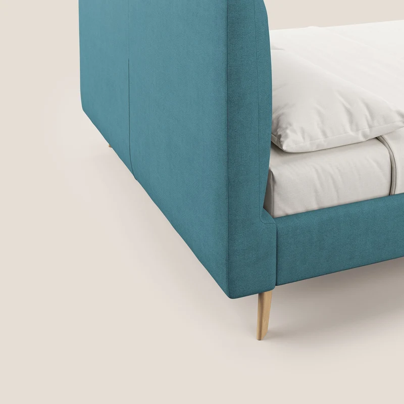 Selene lit rembourré avec pieds bois naturel déhoussable en tissu imperméable T02 bleu ciel