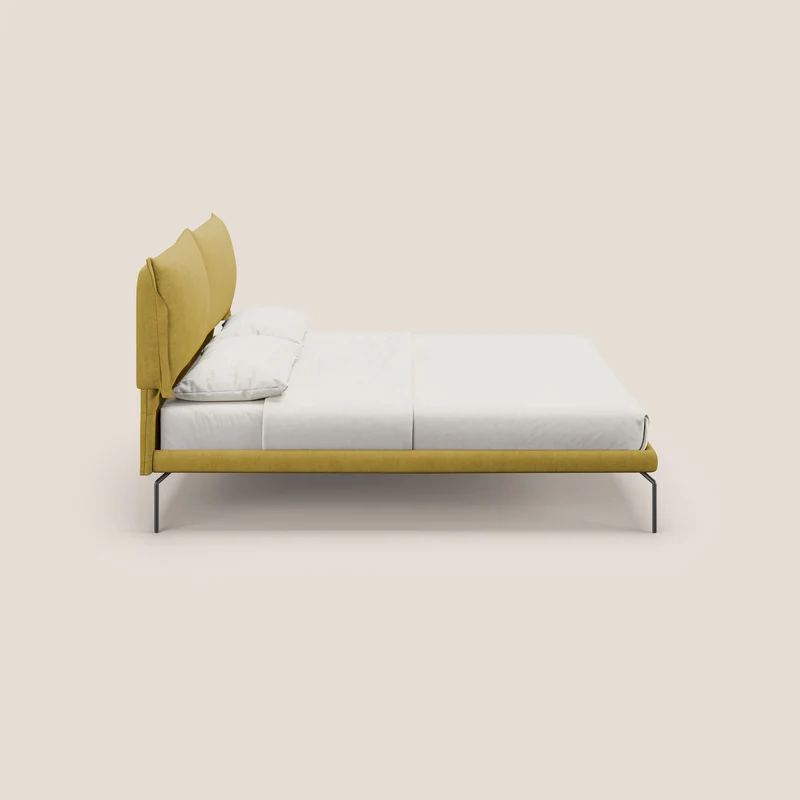 Bice lit rembourré avec coussins et pieds noirs en métal en tissu imperméable T02 jaune