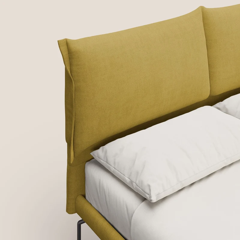 Bice lit rembourré avec coussins et pieds noirs en métal en tissu imperméable T02 jaune