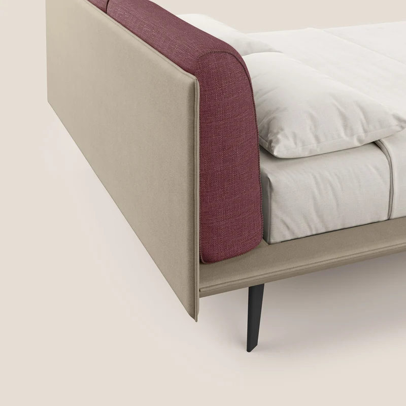 Petra lit design bicolore avec coussins en plumes, pieds foncés et tissu imperméable T11 et T06 taupe - rouge