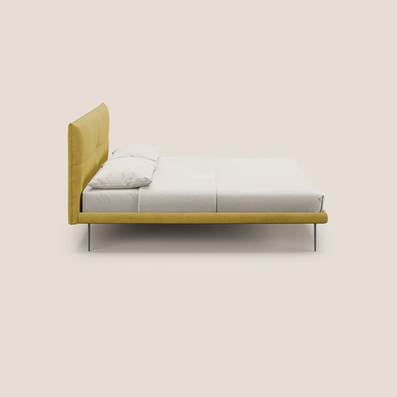 Akiko lit rembourré avec pieds hauts en métal en tissu imperméable T02 jaune