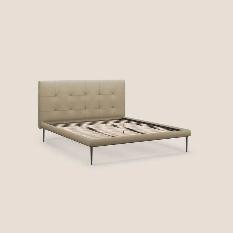 Midori lit rembourré capitonné avec pieds hauts en similicuir T04 beige