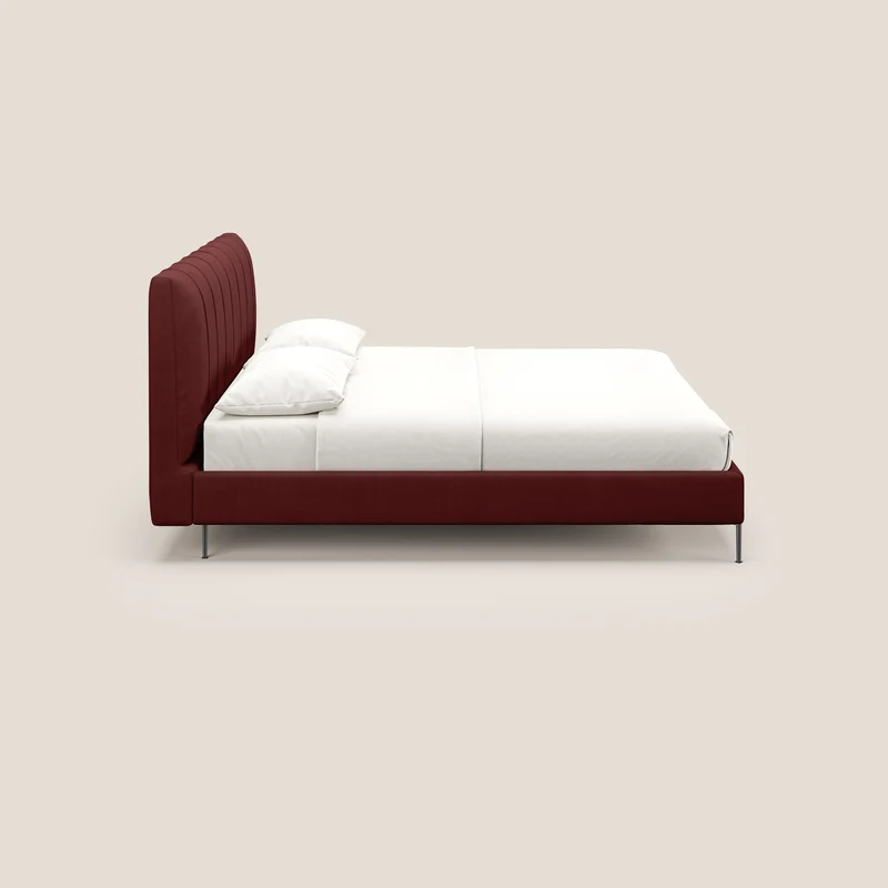 Calliope lit rembourré aux pieds hauts complètement déhoussable en tissu détachable T17 rouge