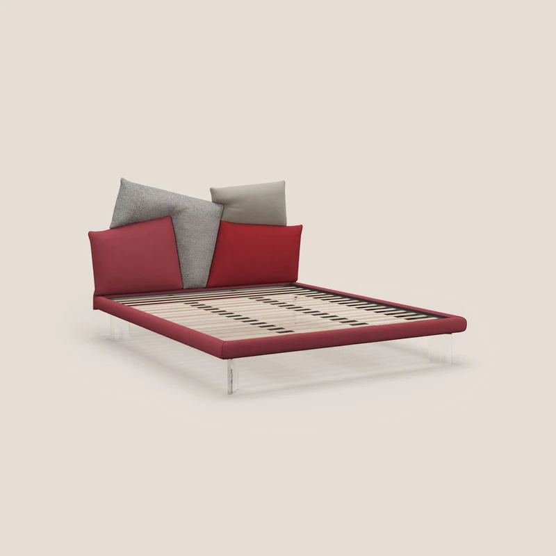 Rebus lit rembourré au design moderne avec pieds transparents en plexiglas rouge