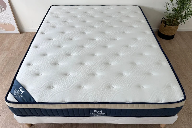 Matelas Hilton Mousse Mi-ferme Haute Densité – Épaisseur 25 cm