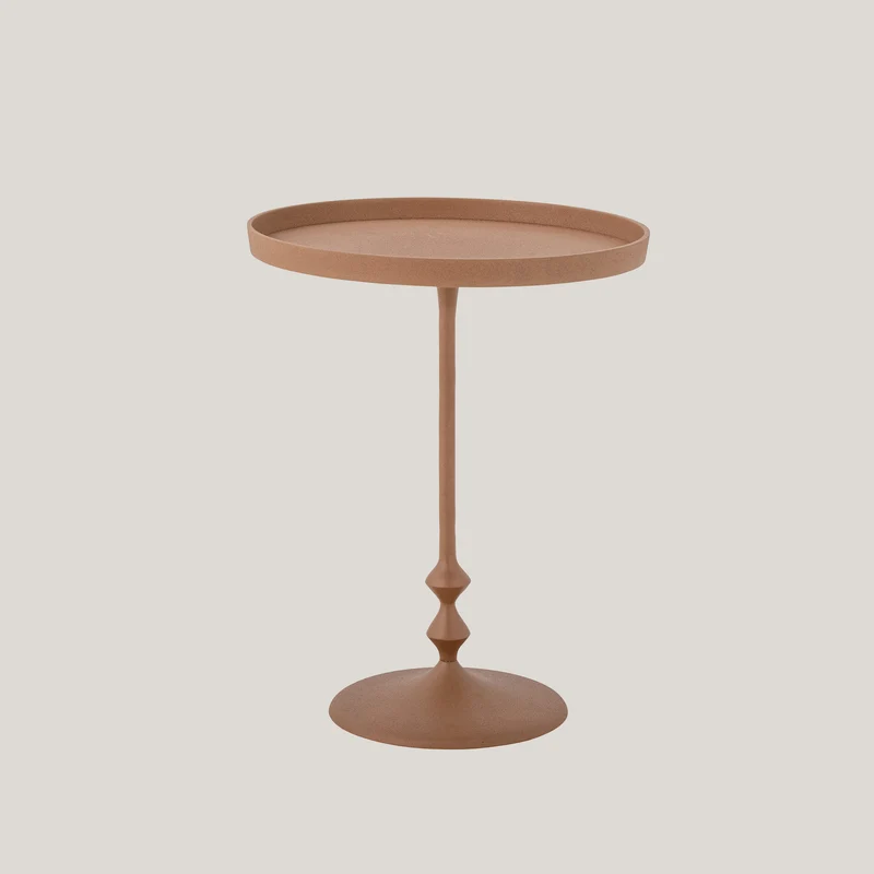 Anjou, table d’appoint élégante en métal orange