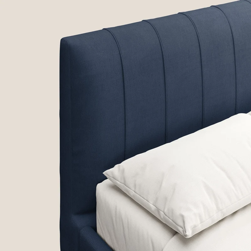Calliope lit rembourré aux pieds hauts complètement déhoussable en tissu détachable T17 bleu