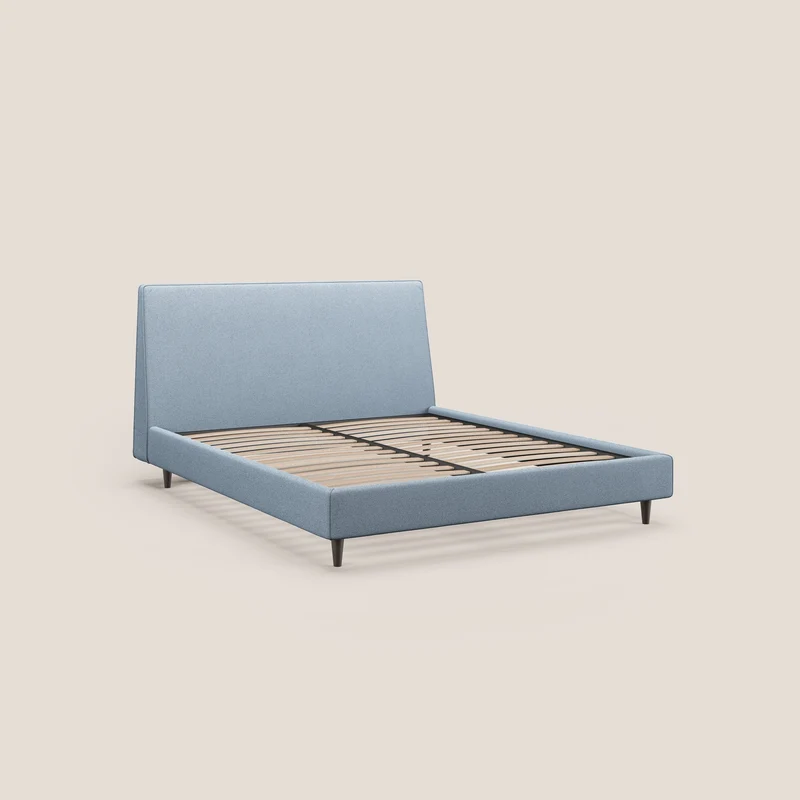 Dorotea lit rembourré avec pieds bois et tissu bouclette douce imperméable T07 sucre glace