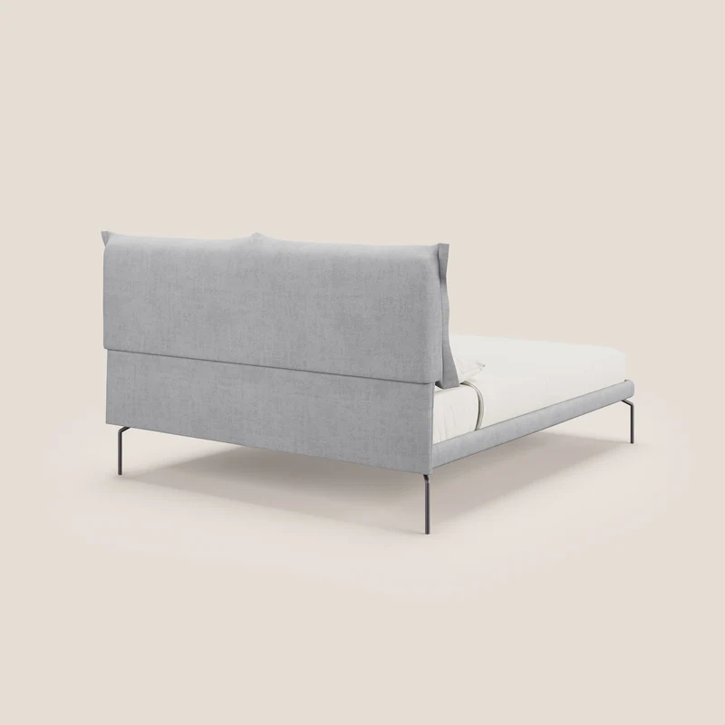 Bice lit rembourré avec coussins et pieds noirs en métal en tissu imperméable T02 gris clair