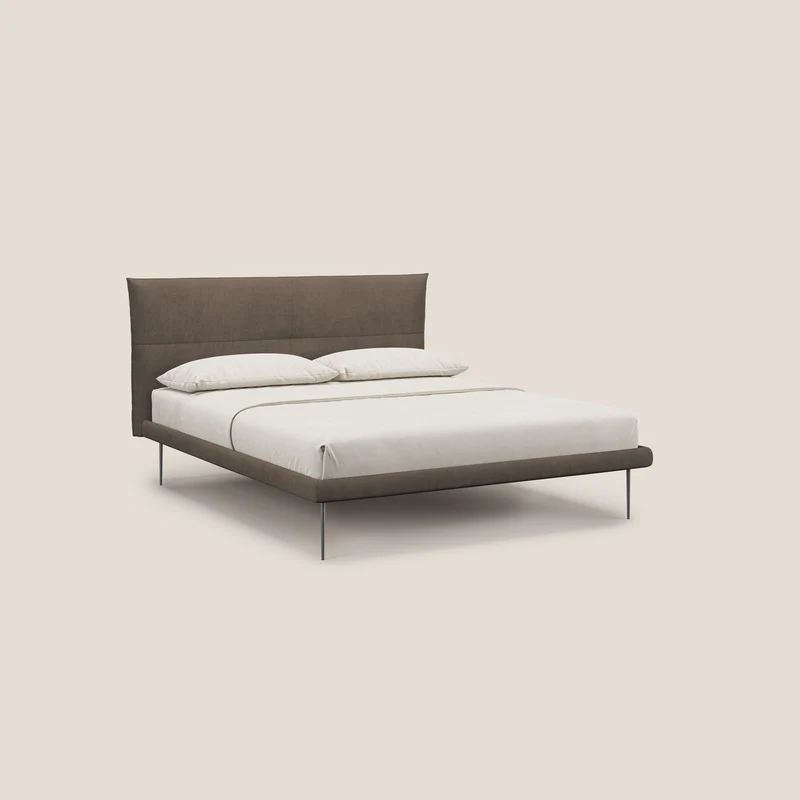 Akiko lit rembourré avec pieds hauts en métal en tissu imperméable T02 marron