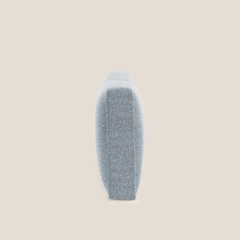 Nettuno coussin de dossier realisé en tissu bouclè imperméable T07 sucre glace