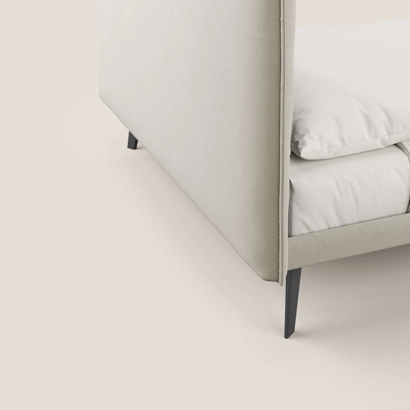 Brigitte lit avec tête de lit matelassée pieds hauts foncés et tissu imperméable T09 beige