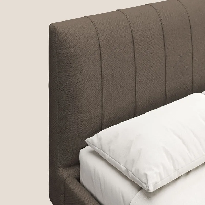 Selene lit rembourré avec pieds bois naturel déhoussable en tissu imperméable T02 marron