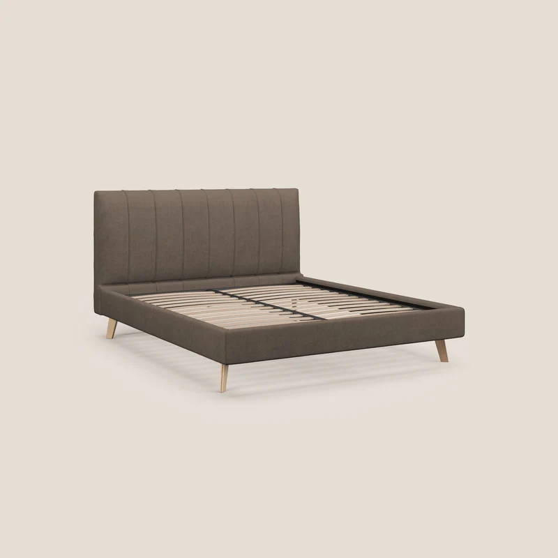 Selene lit rembourré avec pieds bois naturel déhoussable en tissu imperméable T02 marron