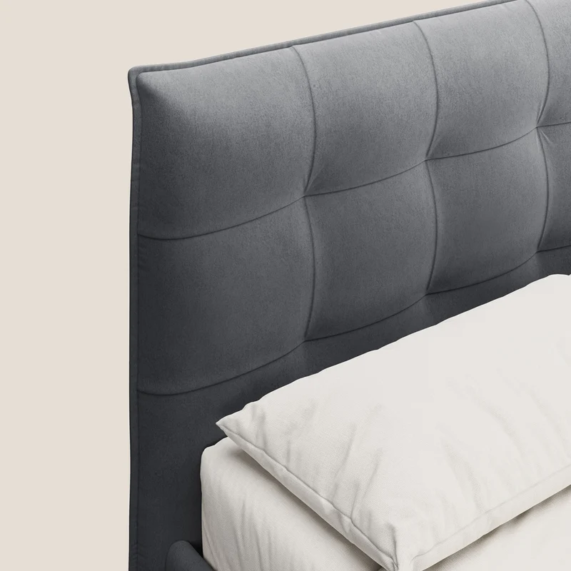 Brigitte lit avec tête de lit matelassée pieds hauts foncés et tissu imperméable T09 gris