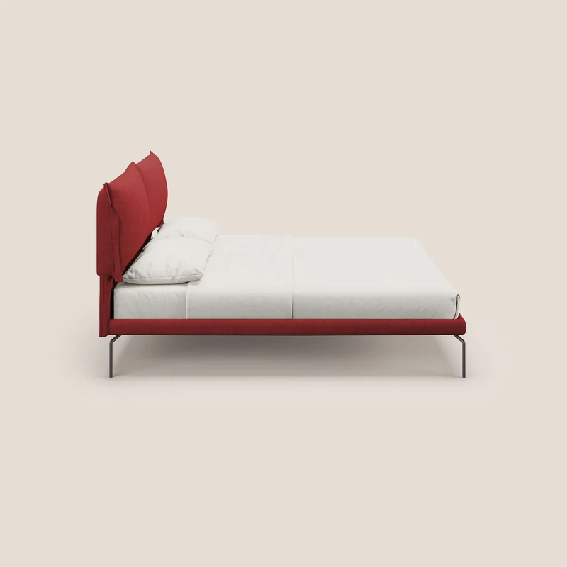 Bice lit rembourré avec coussins et pieds noirs en métal en tissu imperméable T02 rouge