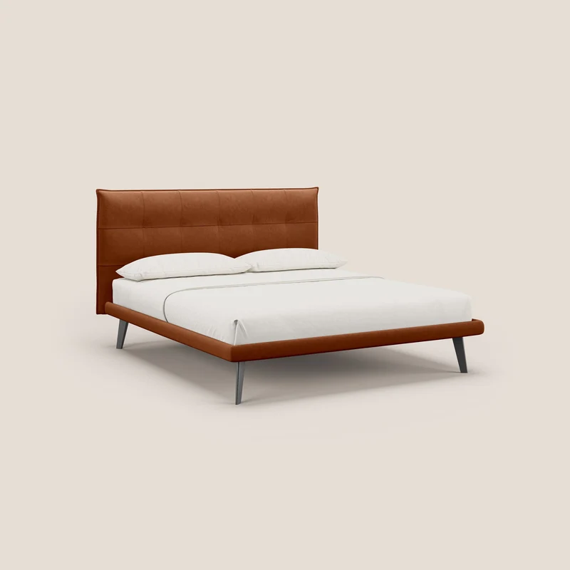 Brigitte lit avec tête de lit matelassée pieds hauts foncés et tissu imperméable T09 rouille
